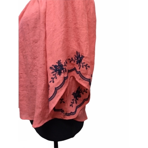 E hanger M off shoulder top embroidered sleeves - Picture 3 of 10